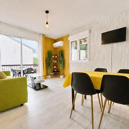 1 Chambre, Balcon, Proche Des Plages * Frejus