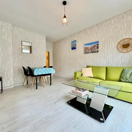 1 Chambre, Balcon, Proche Des Plages *